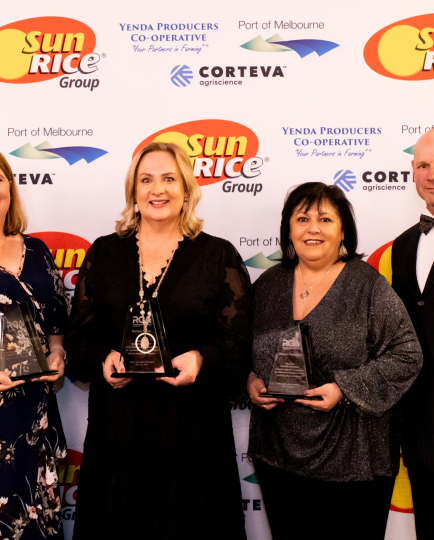 RGA Honorary Councillors Lisa O’Callaghan, Melissa Lyons & Eleanor Fondacaro with Ricegrowers’ Association President Peter Herrmann. (Photo Credit Emma Jane Industry)